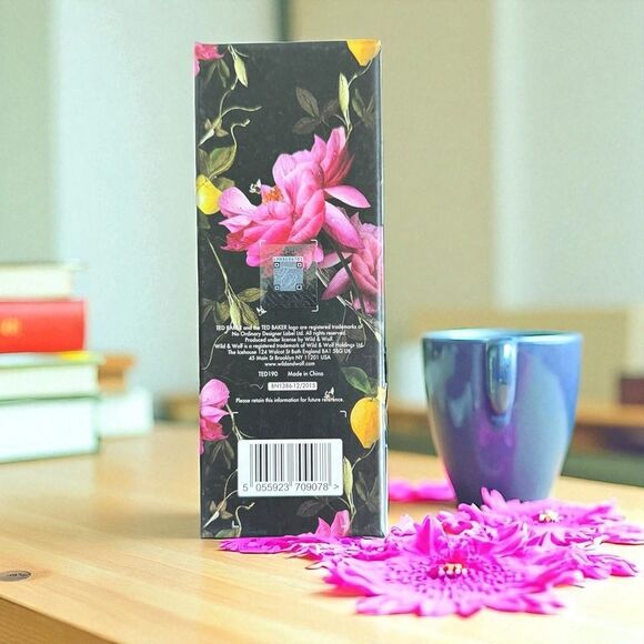 Ted Baker Black Floral Notes Ballpoint Pen with Touchscreen Stylus and Case - Picture 4 of 5